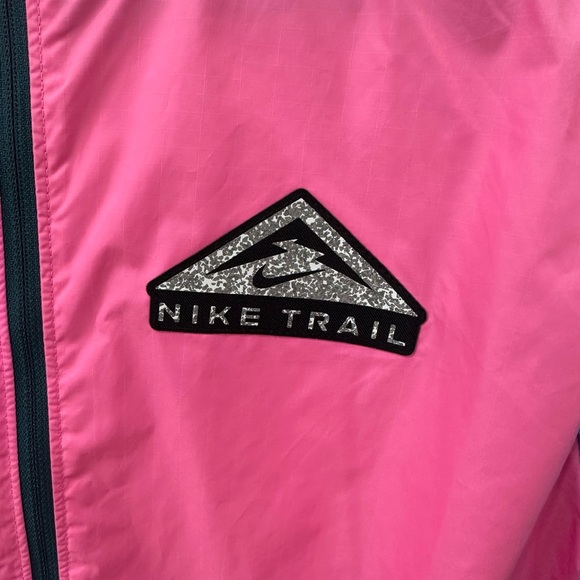 Nike Women’s Shield Trail Running Jacket - L - Picture 3 of 12